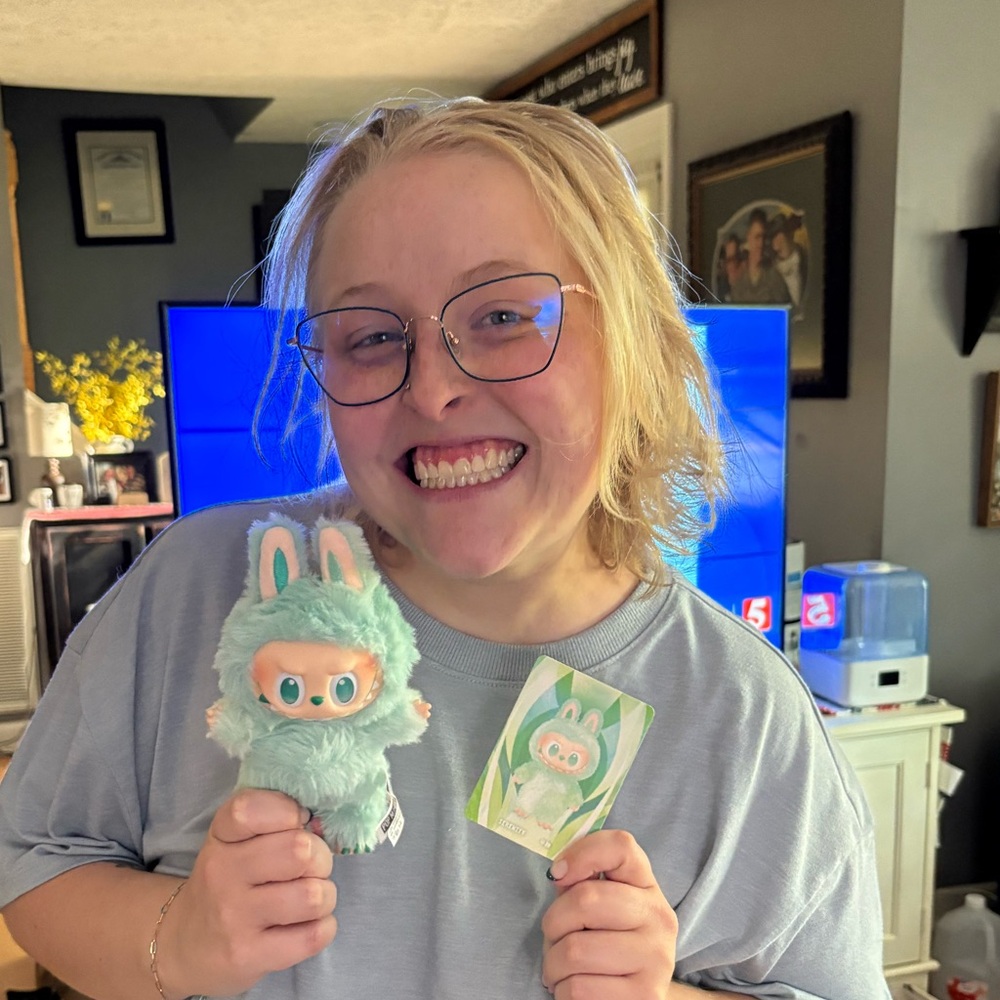 Meet your Posher, Elissa